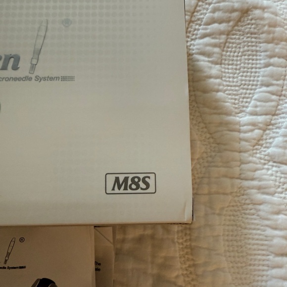 Dr. Pen Auto Microneedle System - Picture 4 of 11